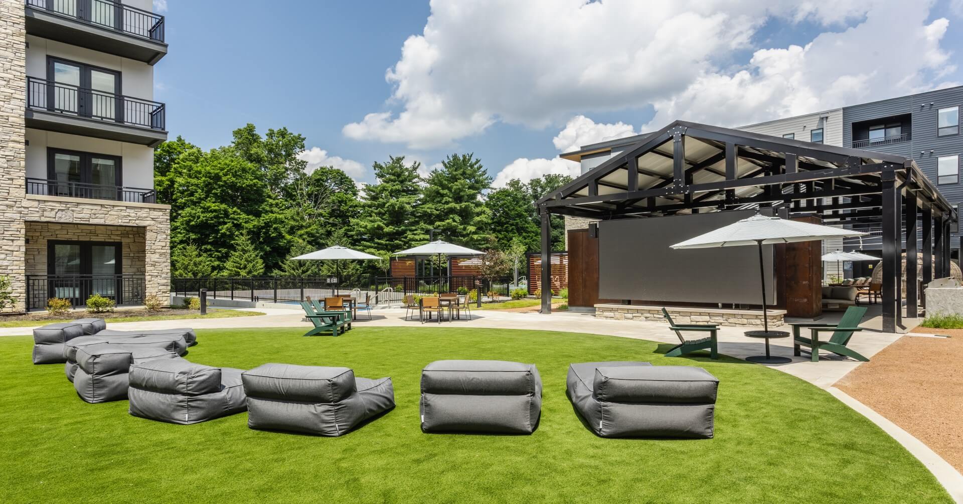 Sylo Outdoor Area 98